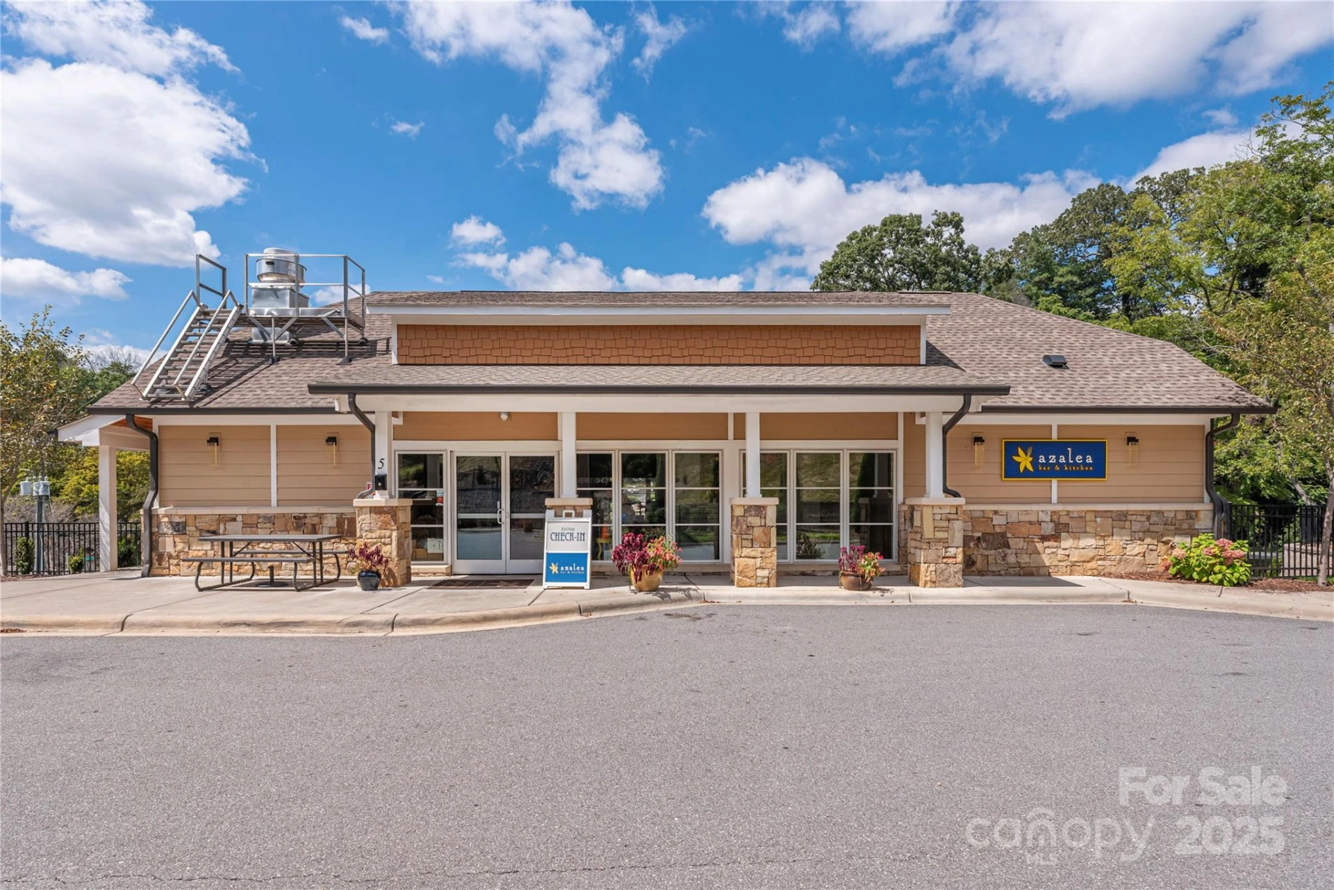 114 Bowling Park Road - Photo 17