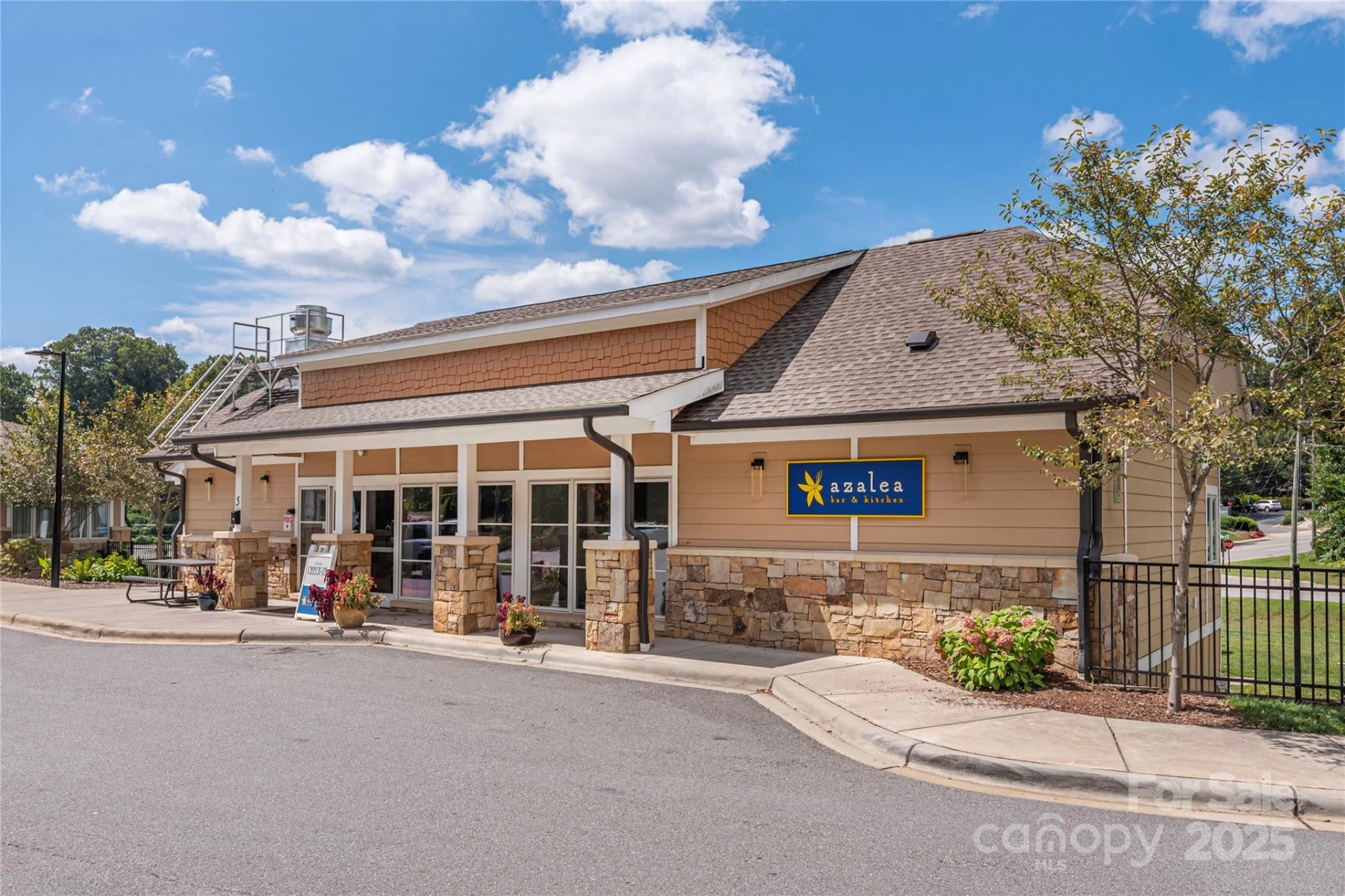 114 Bowling Park Road - Photo 18
