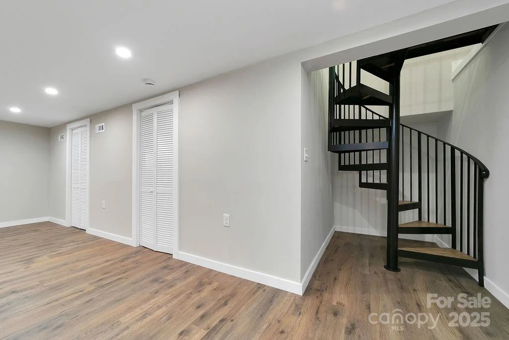 7321 Greenville Highway - Photo 32