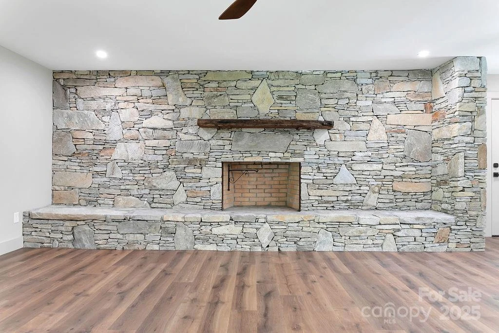7321 Greenville Highway - Photo 9
