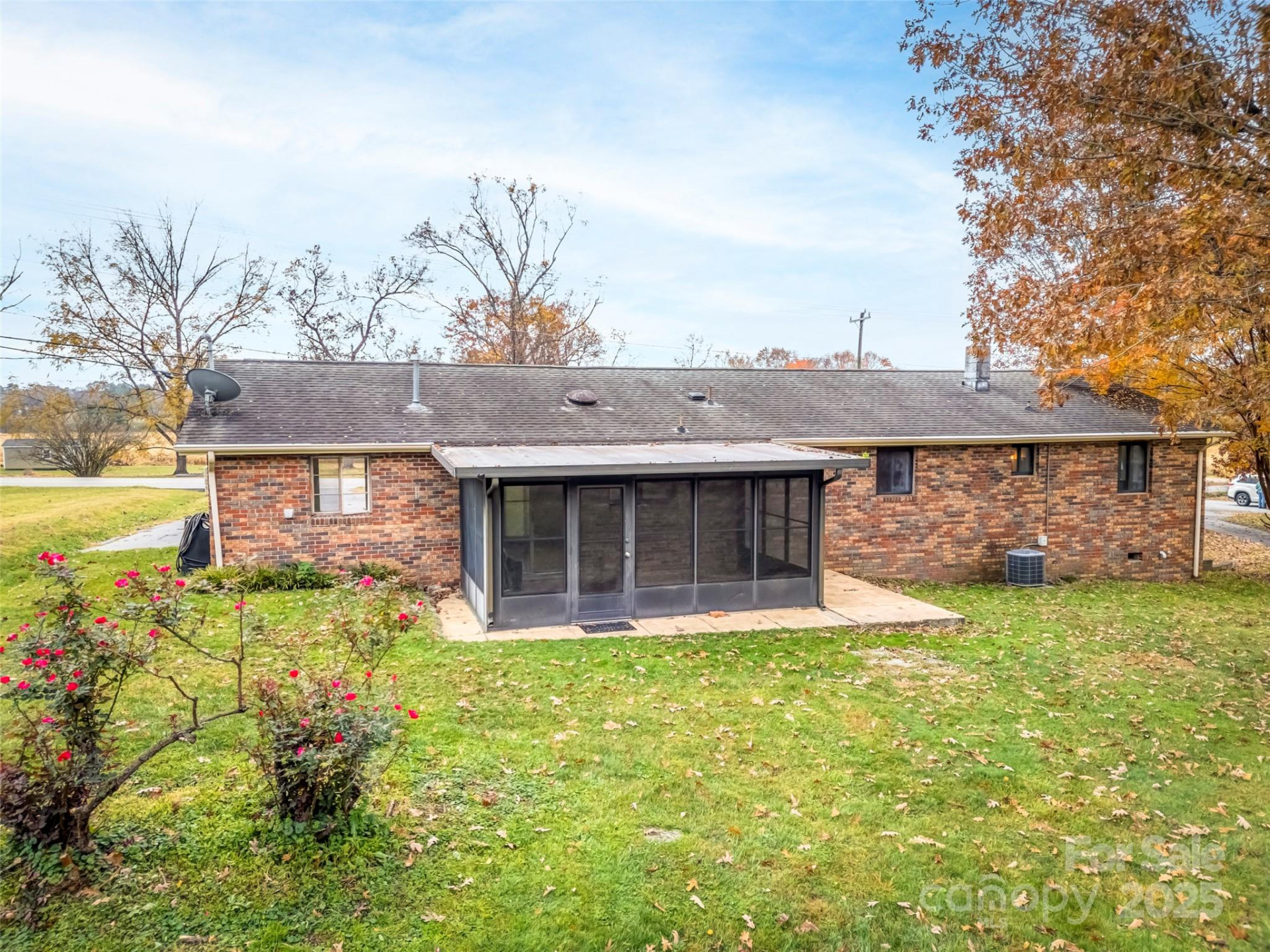 605 Dana Road - Photo 3