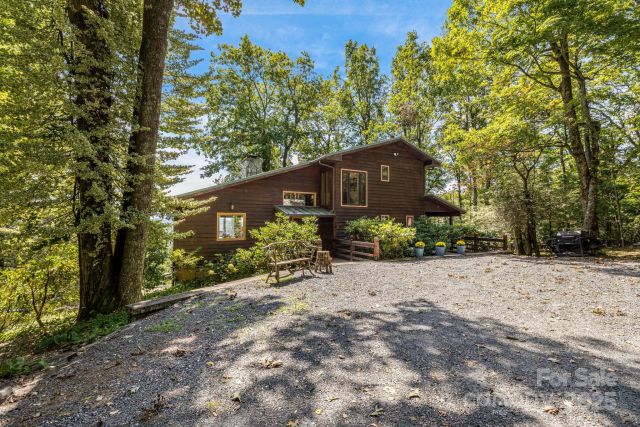 765/764 Osborne Knob Road