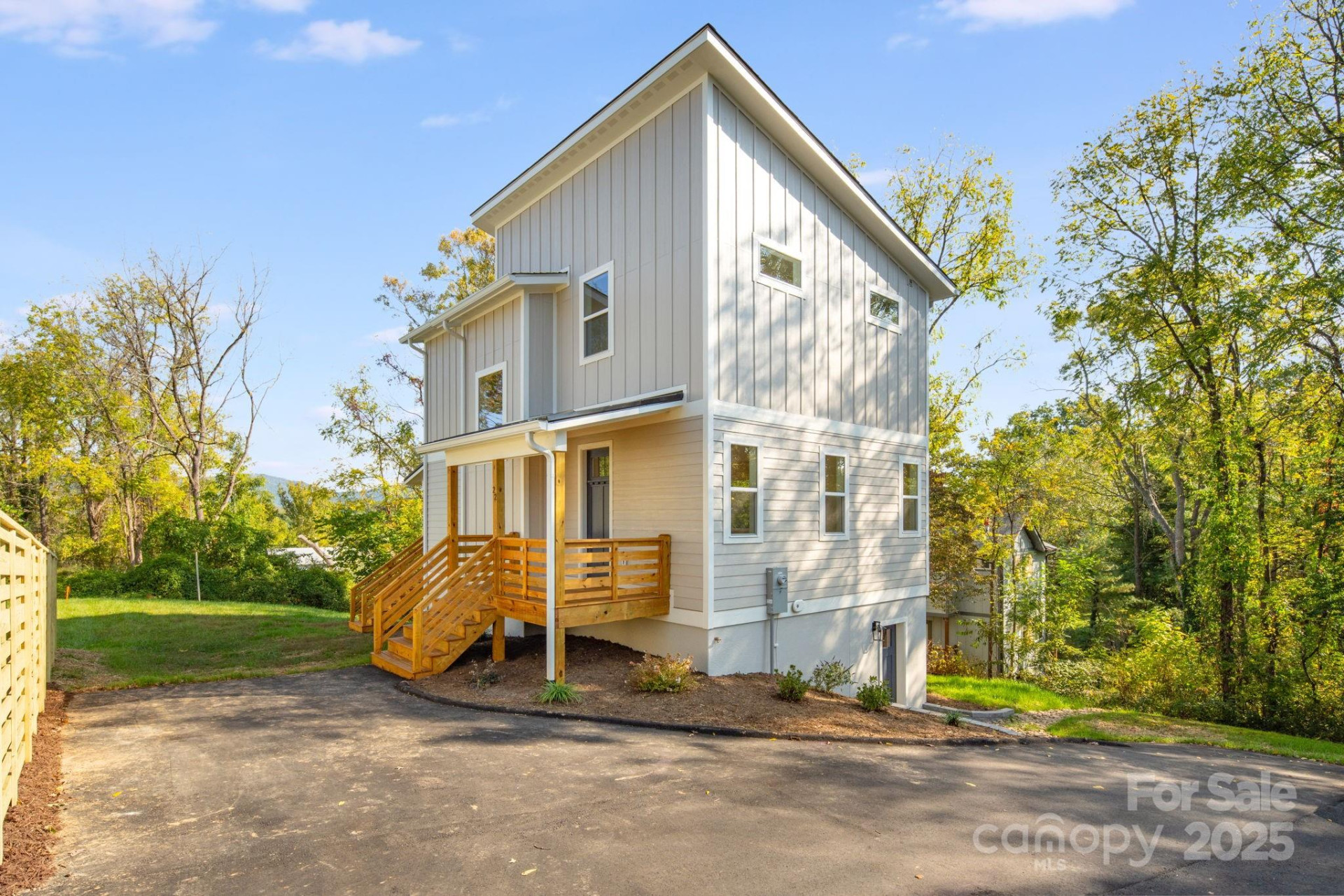 22 Crestview Street - Photo 2