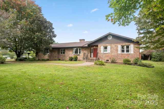 196 Broadview Circle