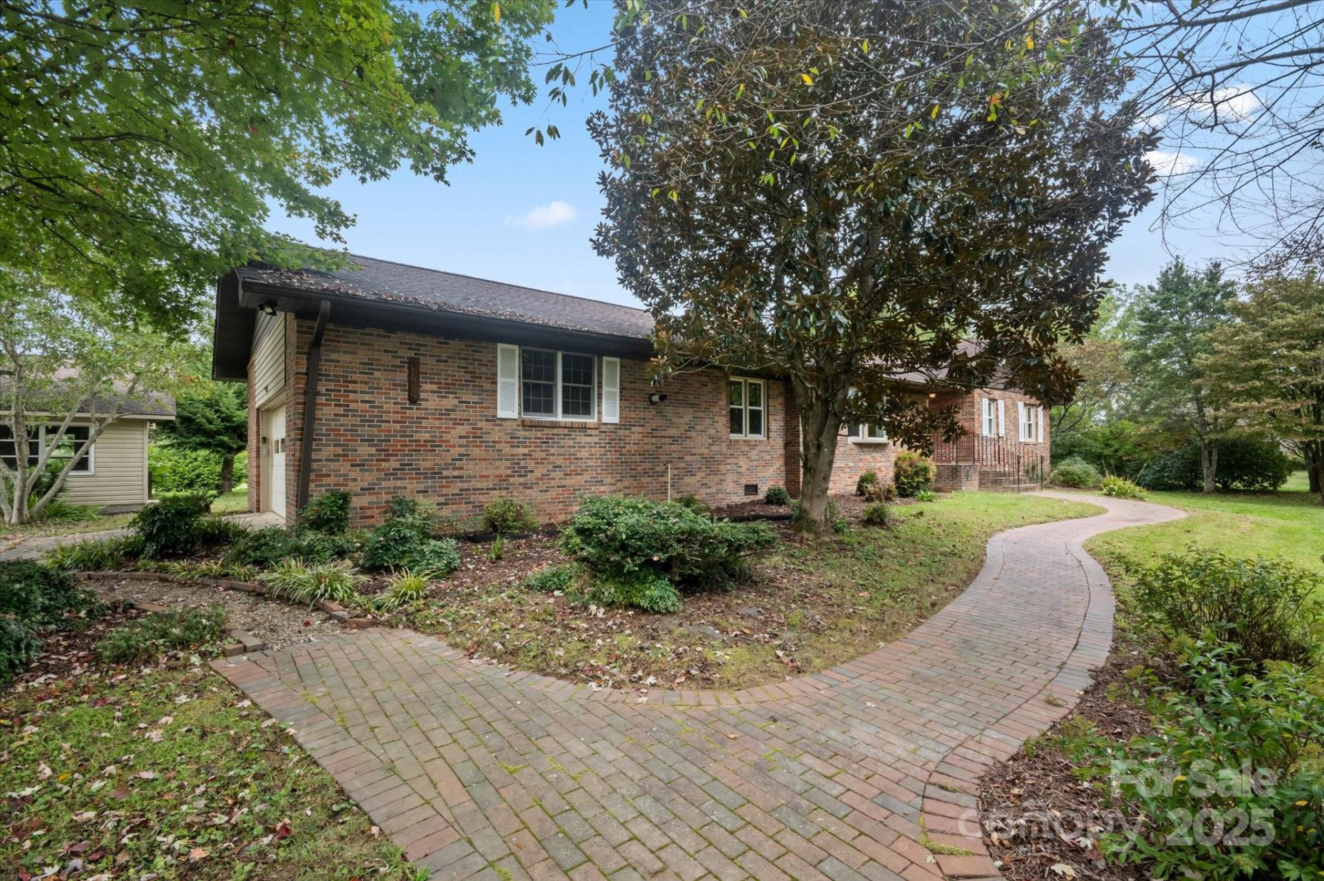 196 Broadview Circle - Photo 3