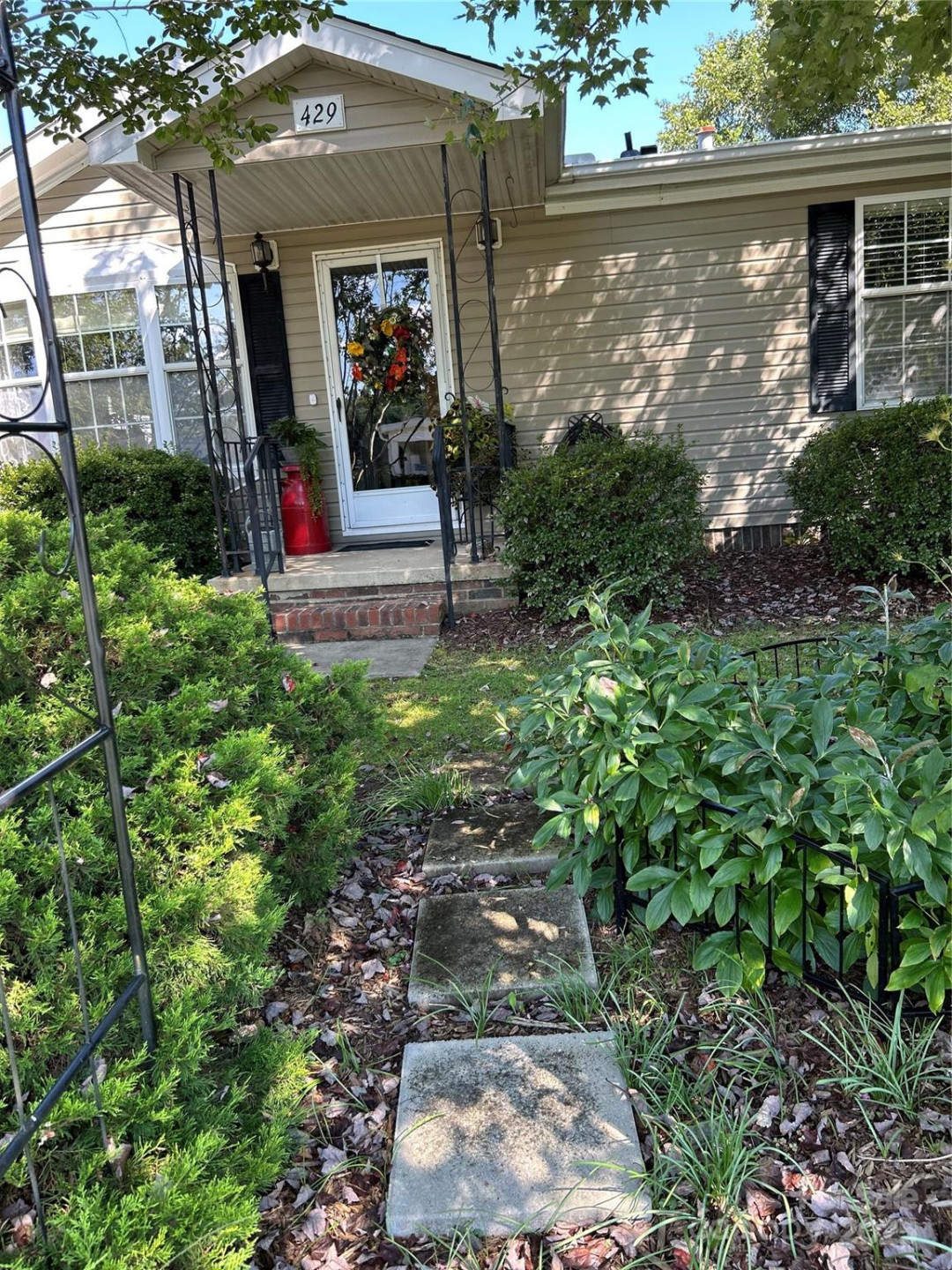 429 Riverwind Drive - Photo 2