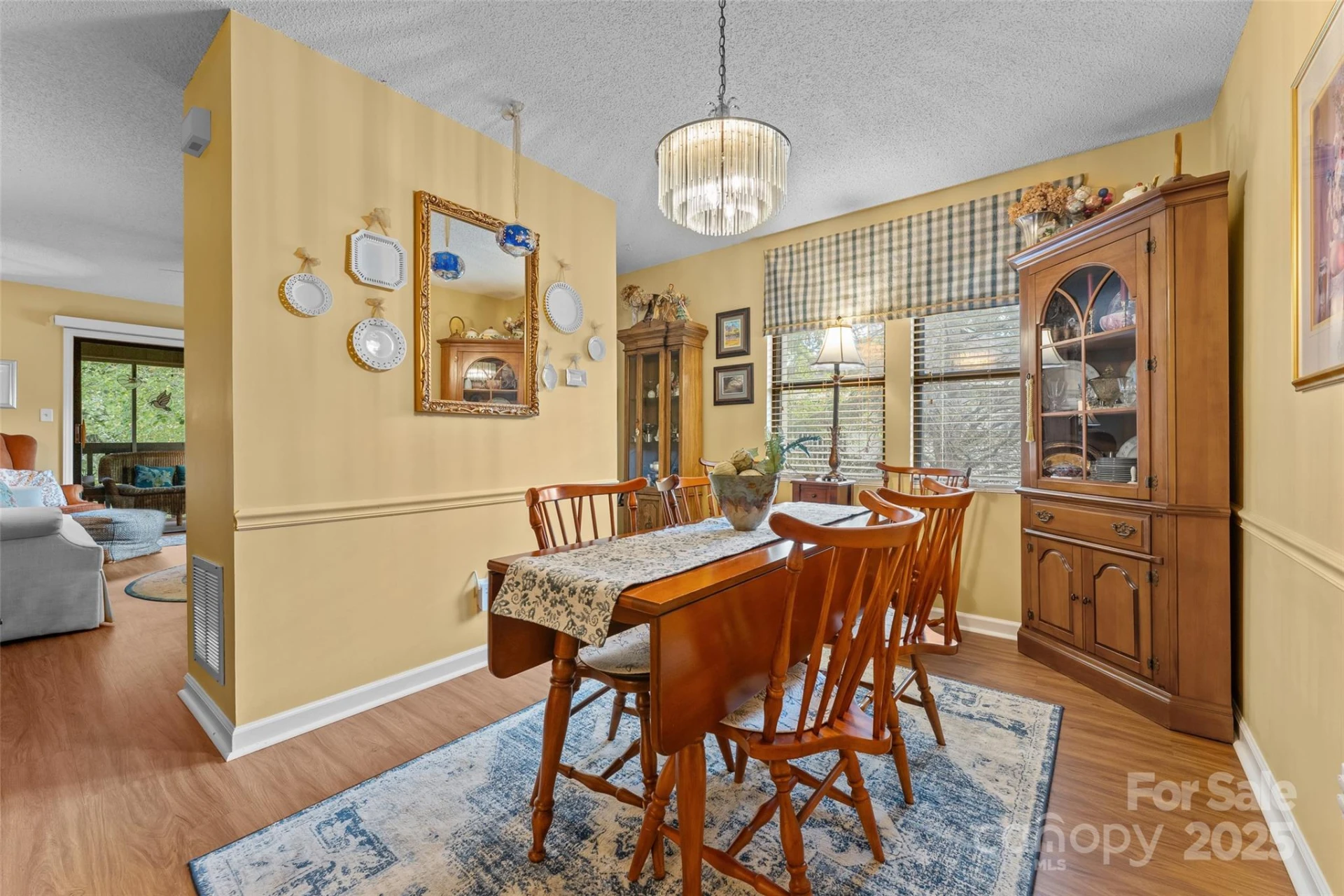 106 Abbey Circle - Photo 4