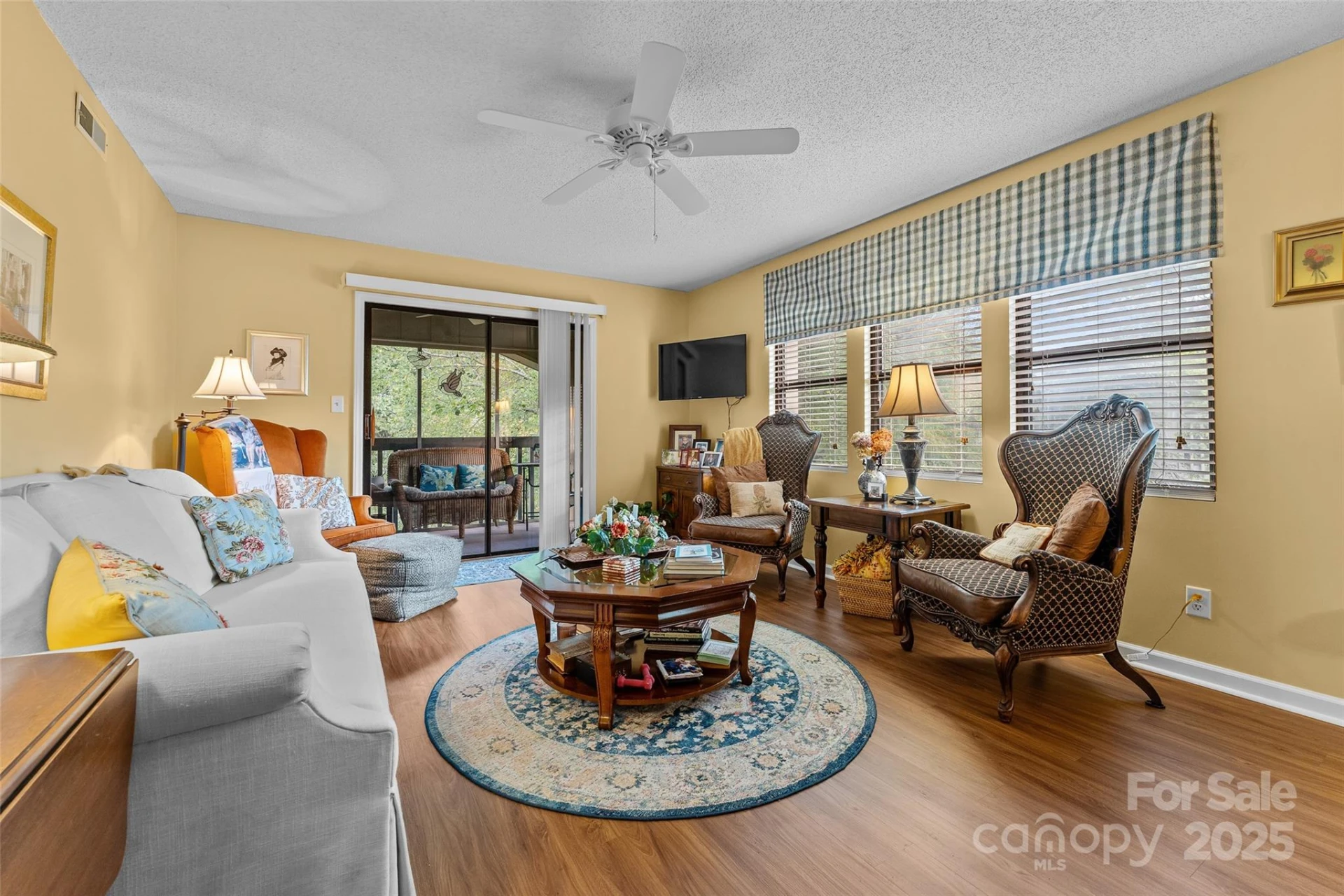 106 Abbey Circle - Photo 6