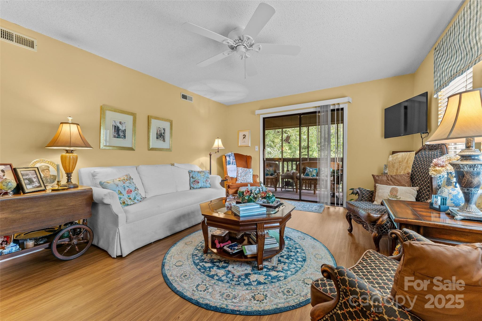 106 Abbey Circle - Photo 7