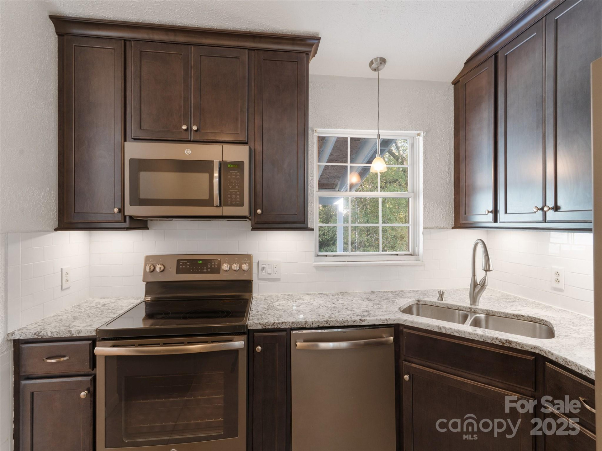 227 Bradshaw Avenue - Photo 11