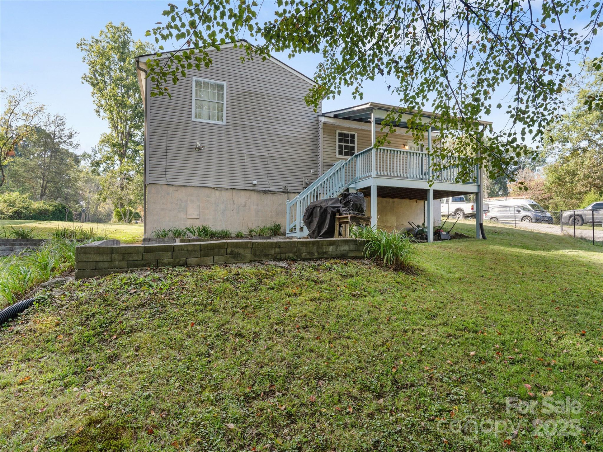 227 Bradshaw Avenue - Photo 3
