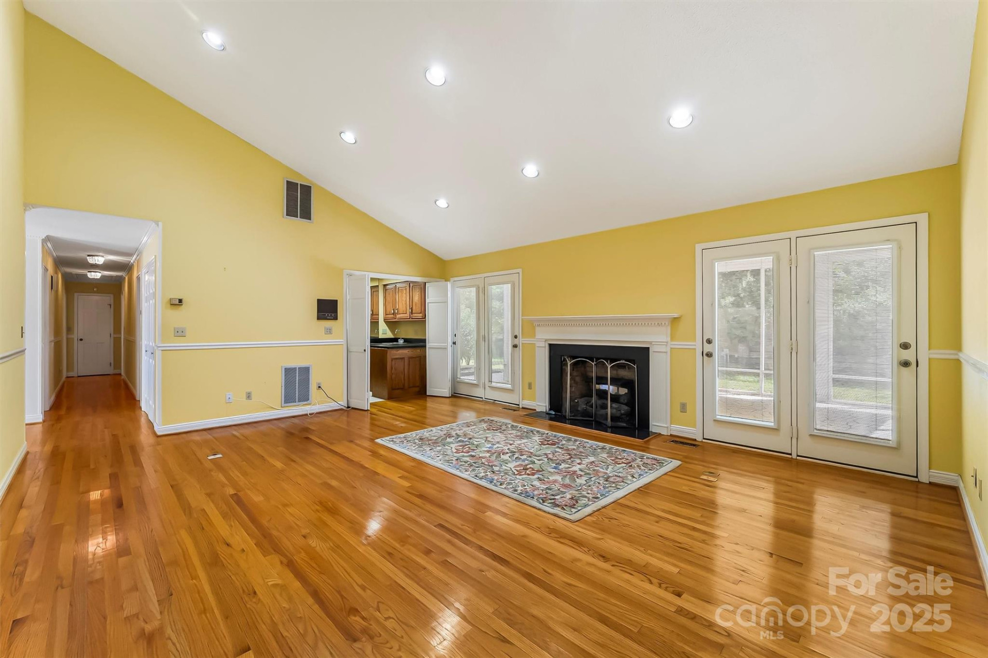 200 Woodland Drive - Photo 4