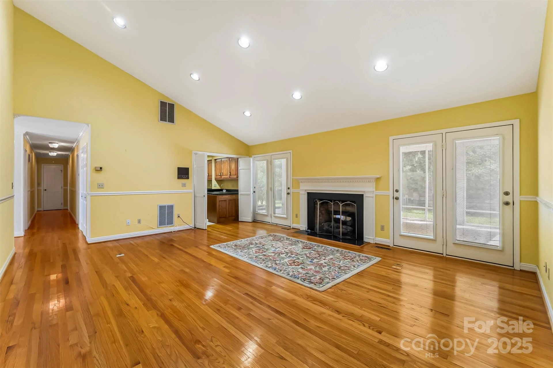 200 Woodland Drive - Photo 4
