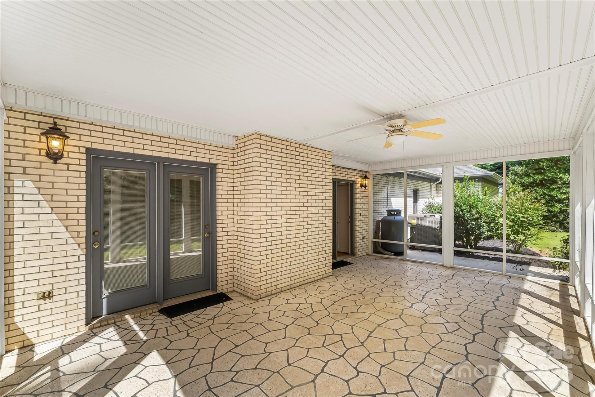 200 Woodland Drive - Photo 10