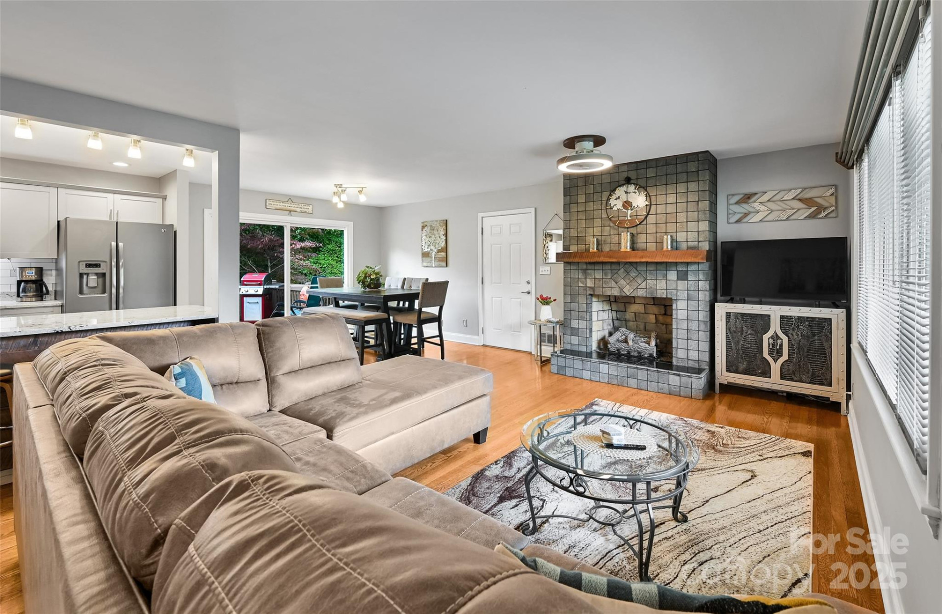 402 Balsam Road - Photo 3
