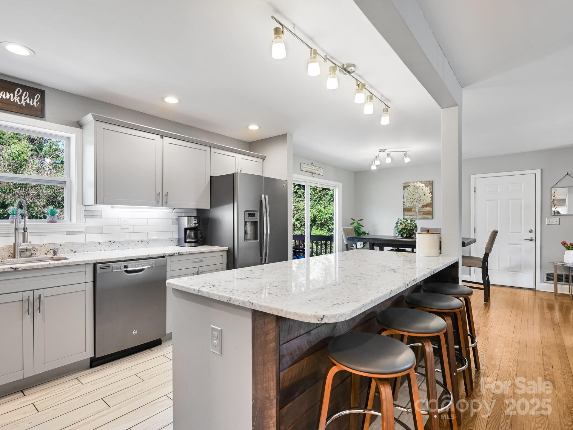 402 Balsam Road - Photo 5
