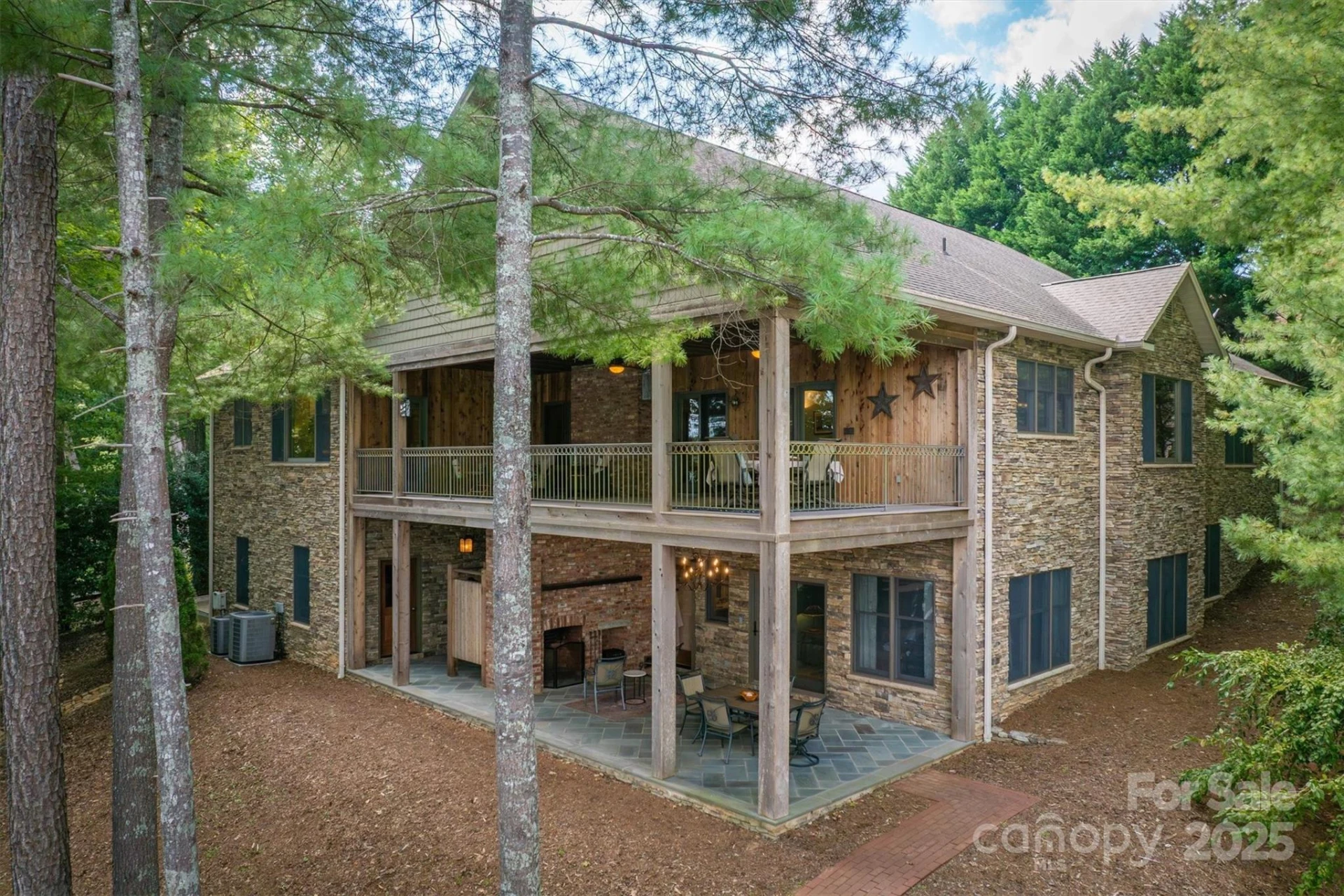1831 Sandy Cove Drive - Photo 2