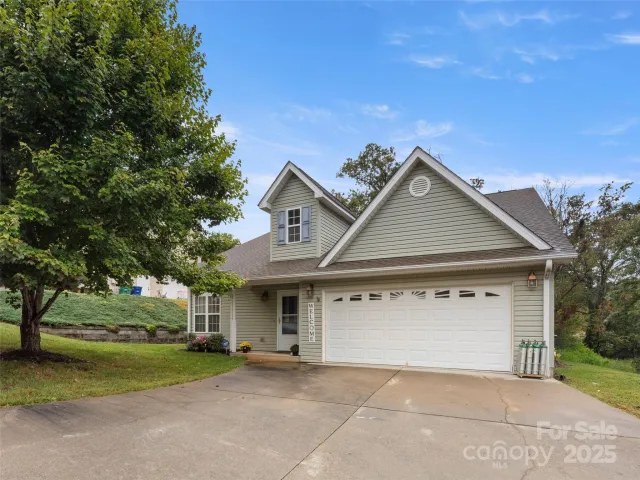 50 Ridgeland Lane