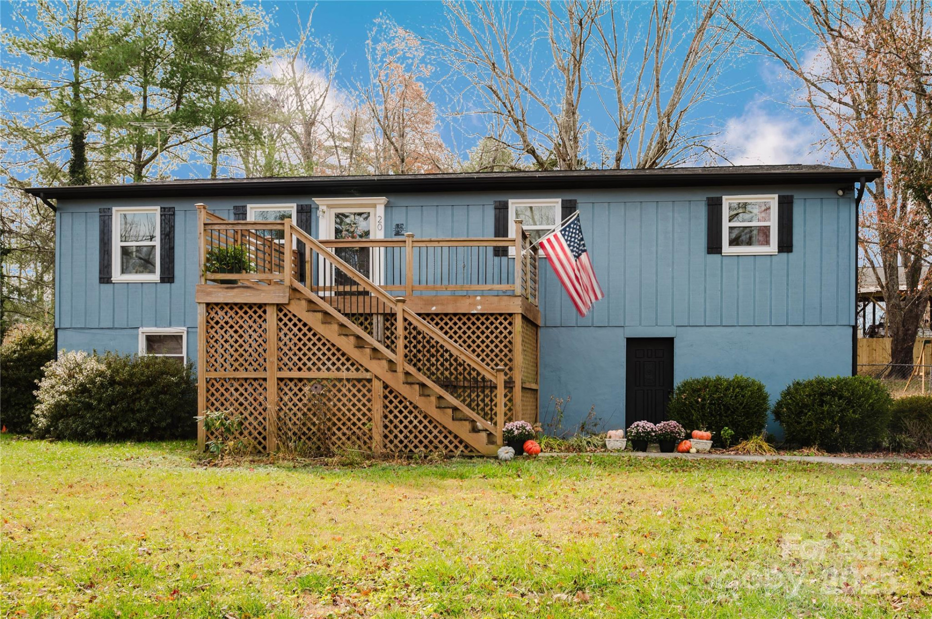20 Ridgeway Drive - Photo 2
