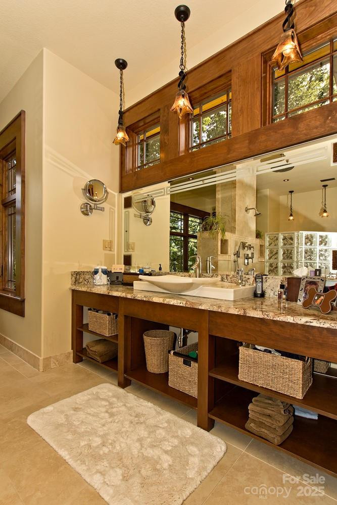 93 Lombard Street - Photo 24