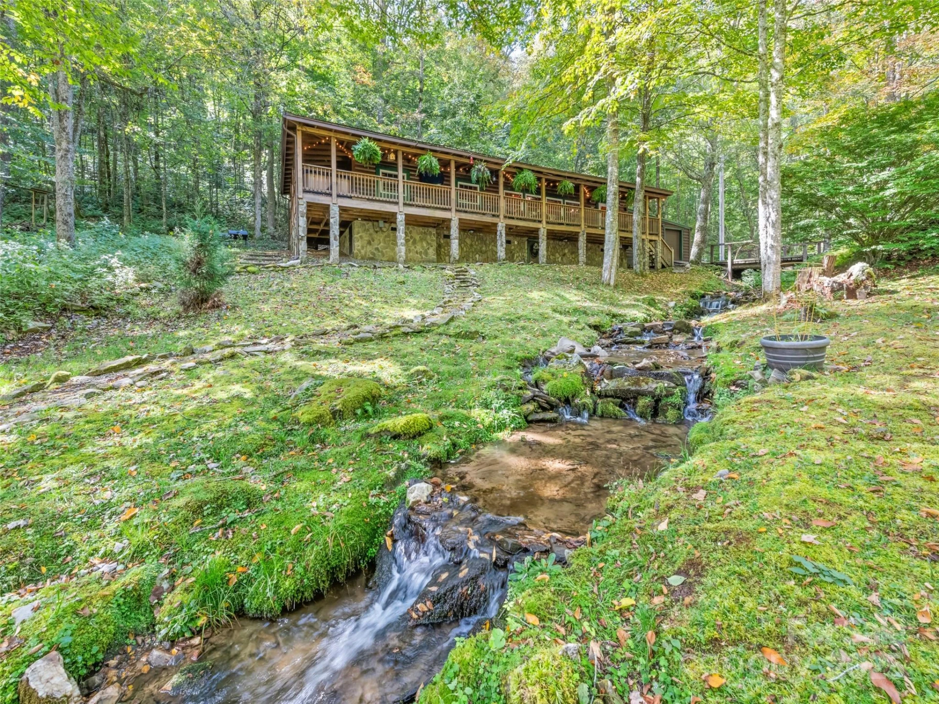 839 Wolf Laurel Drive - Photo 2