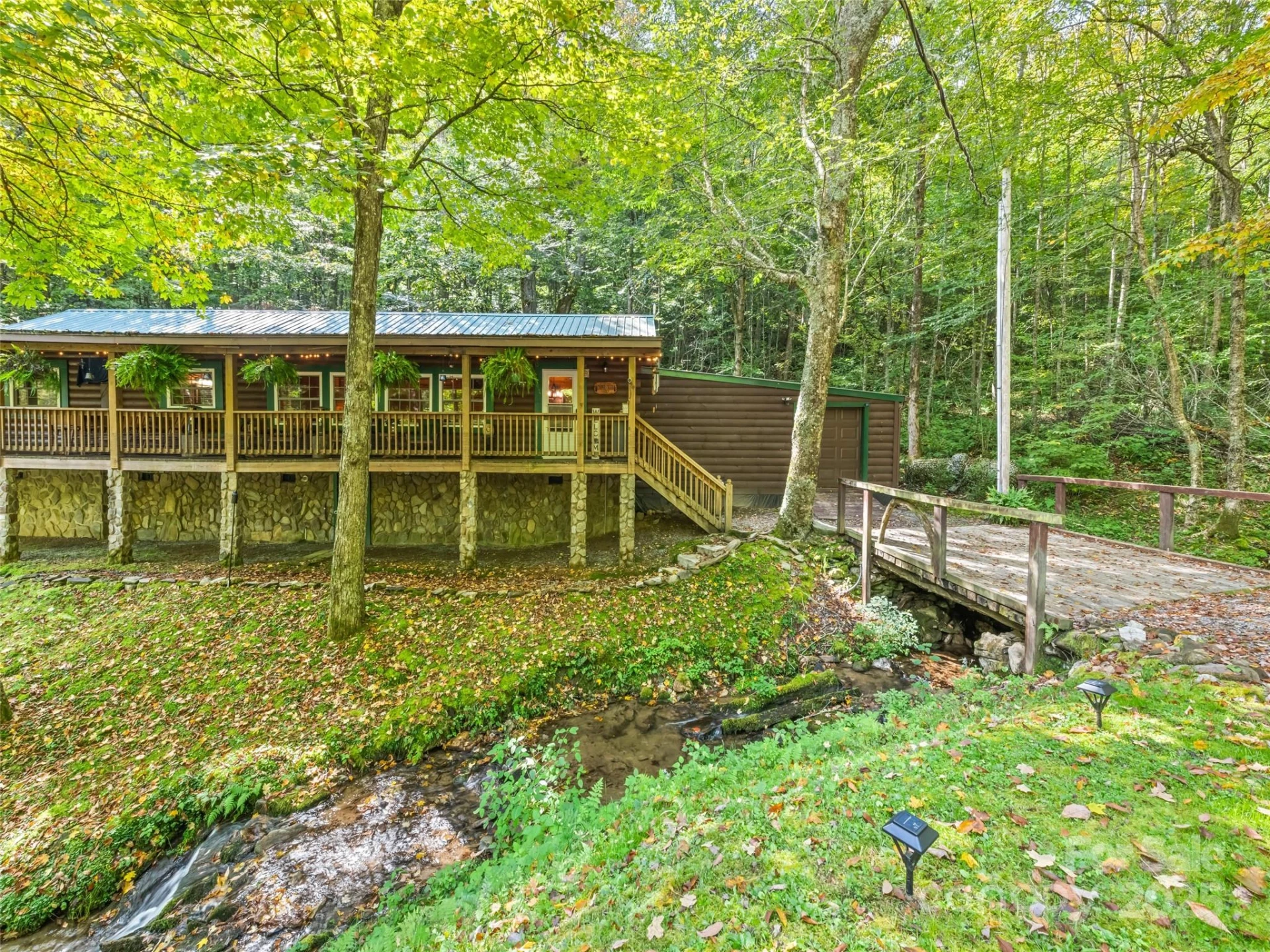 839 Wolf Laurel Drive - Photo 4