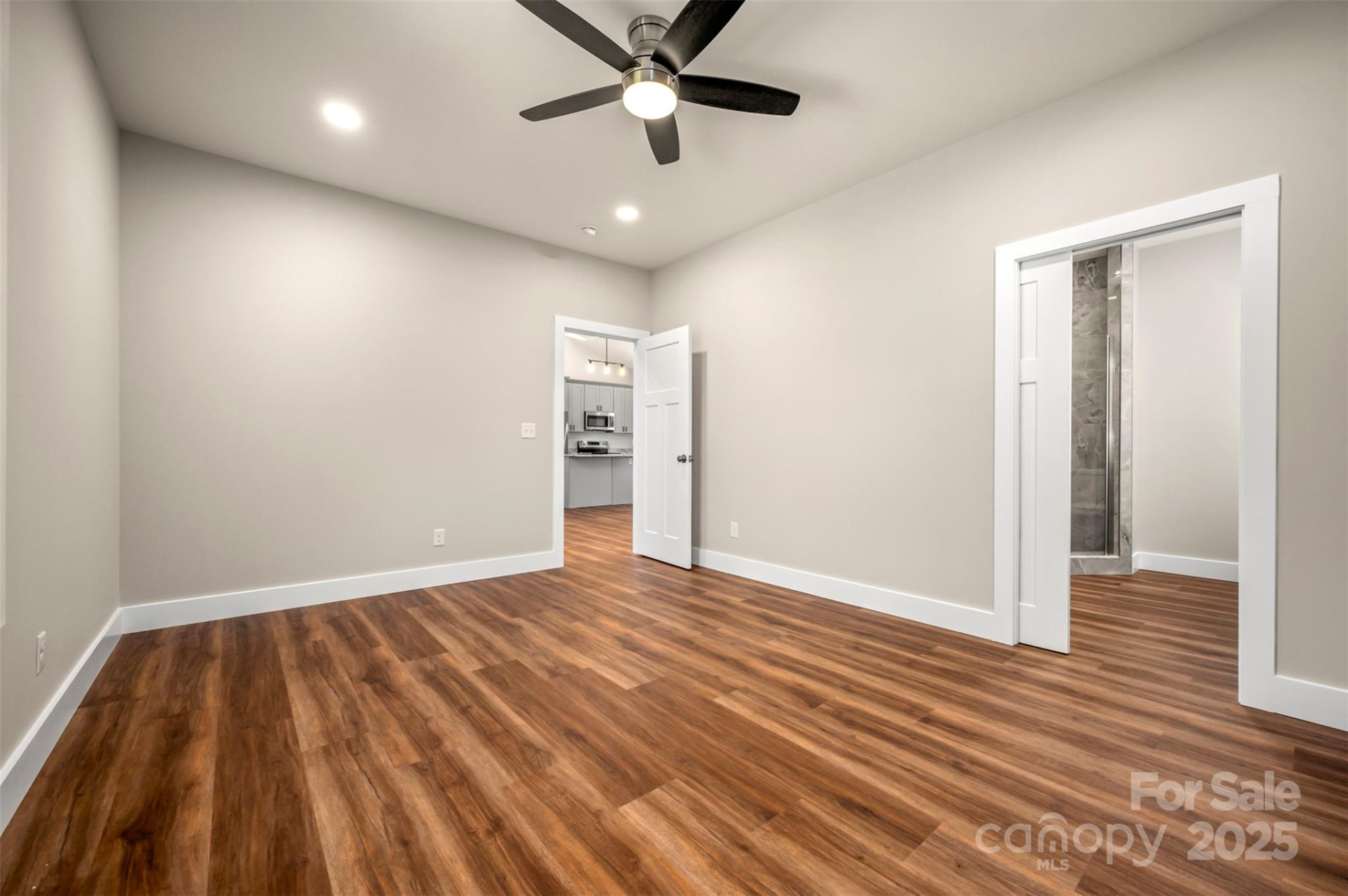 213 Calhoun Street - Photo 17