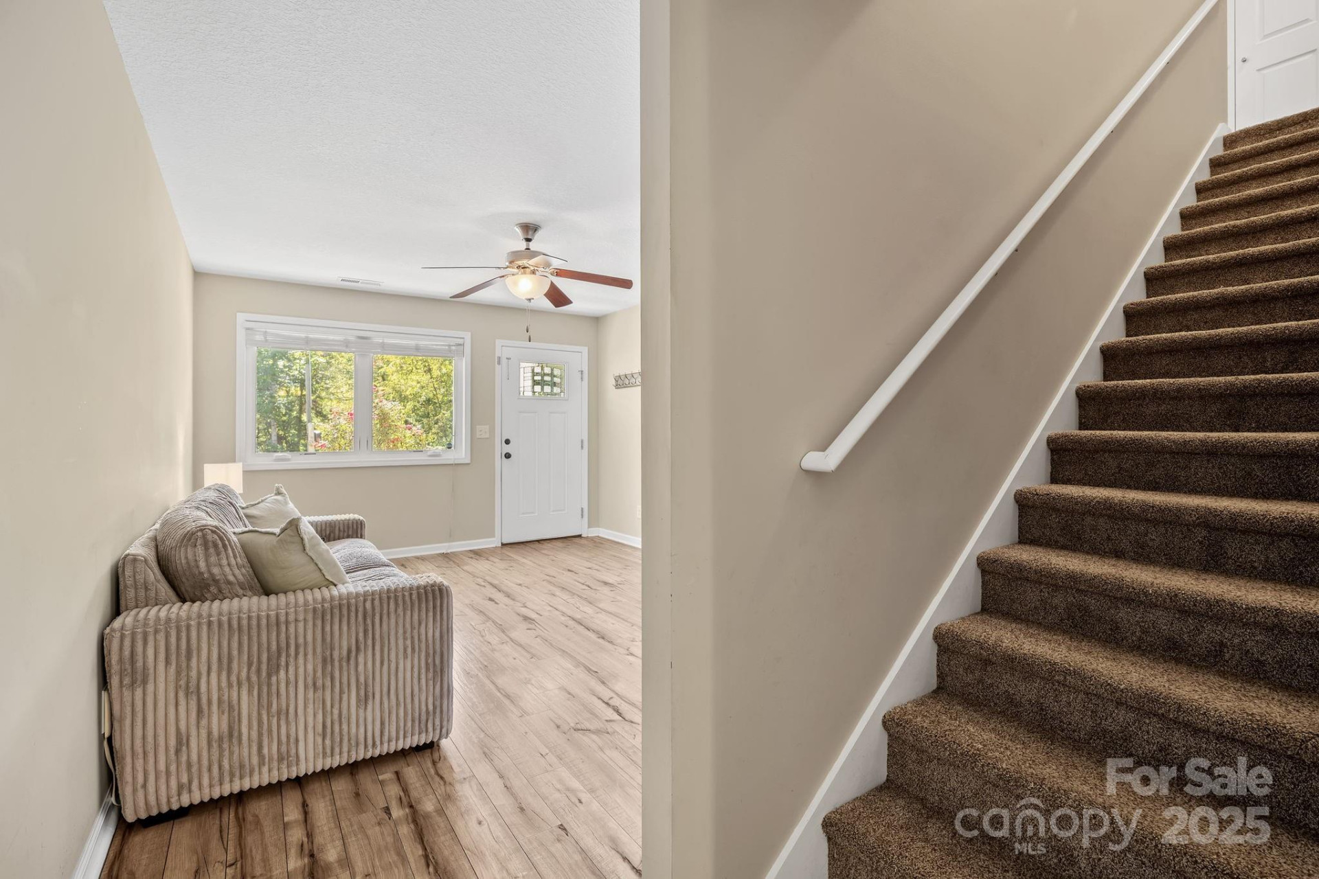 33 English Ivy Road - Photo 14