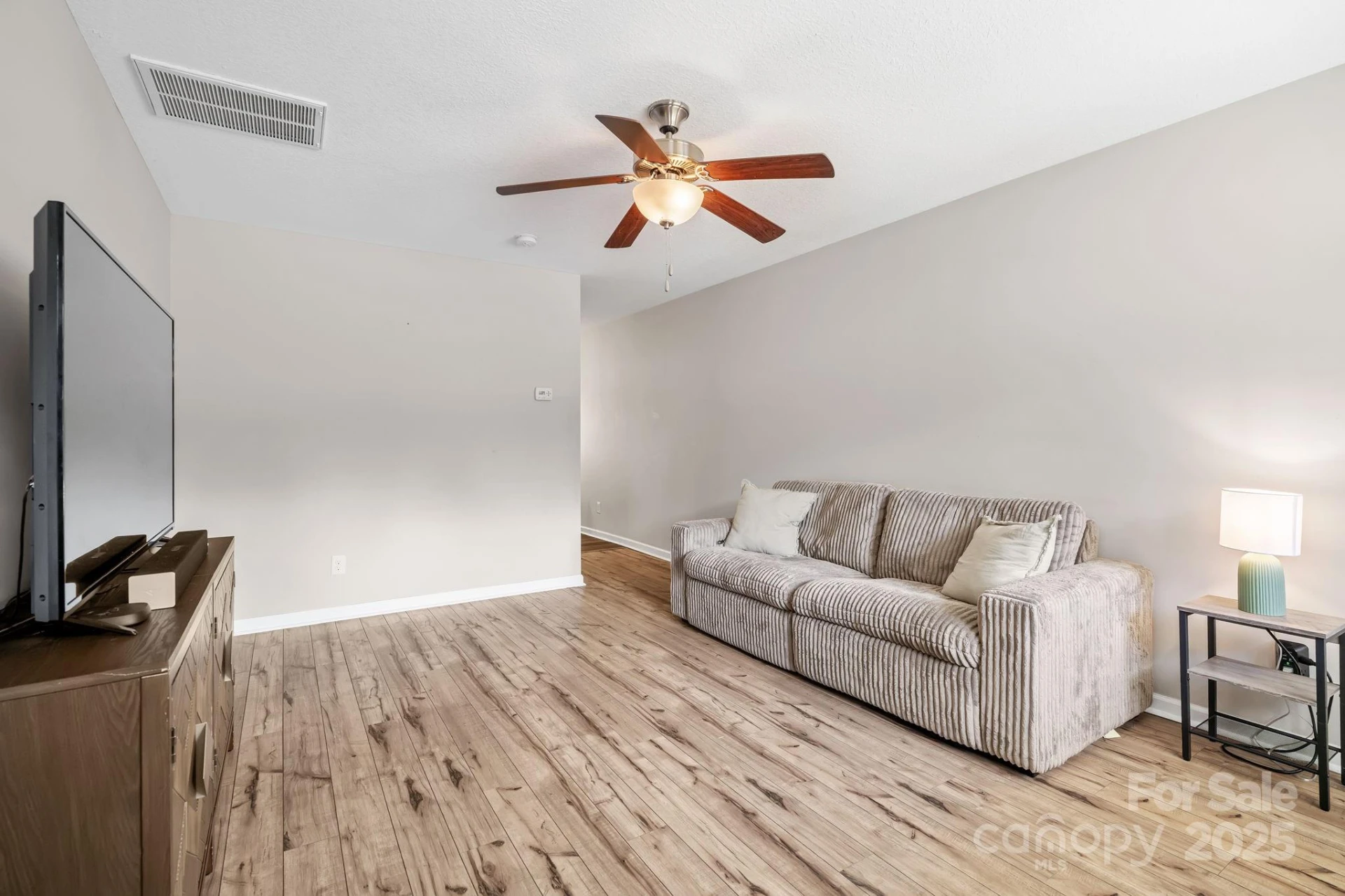 33 English Ivy Road - Photo 6