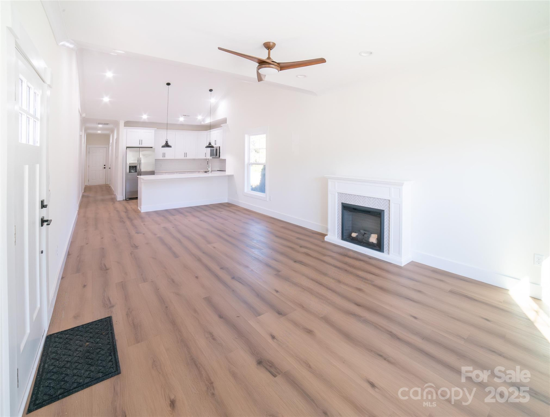 100 Ivy Court - Photo 4