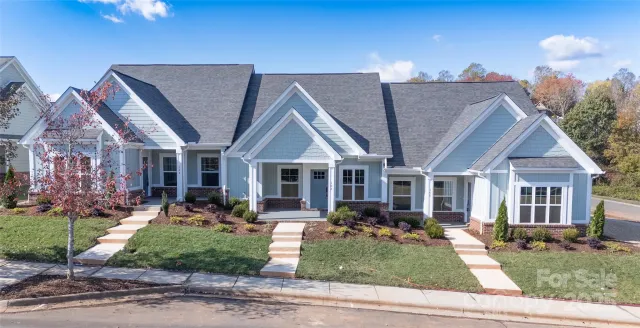 102 Ivy Court
