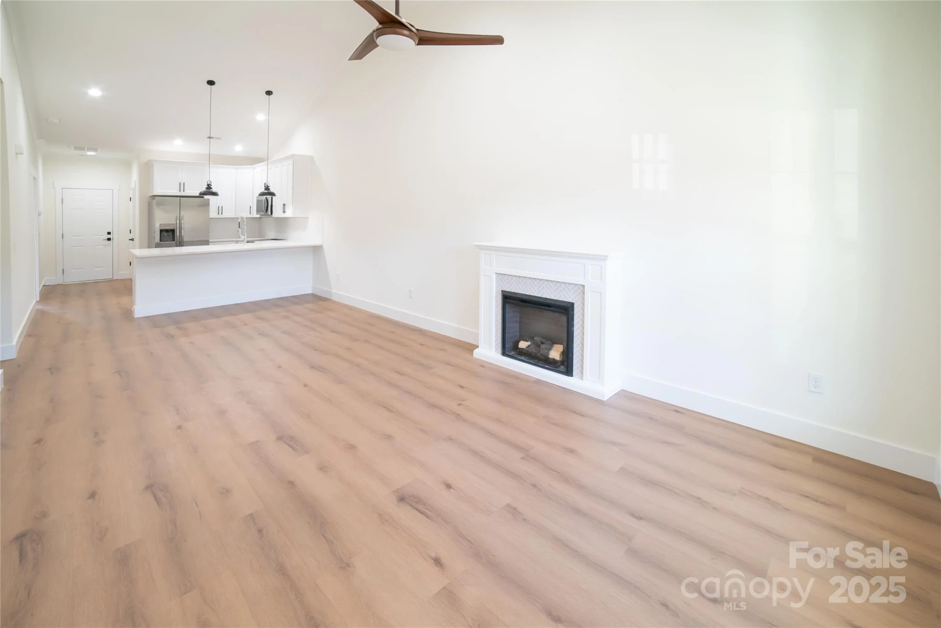 102 Ivy Court - Photo 3
