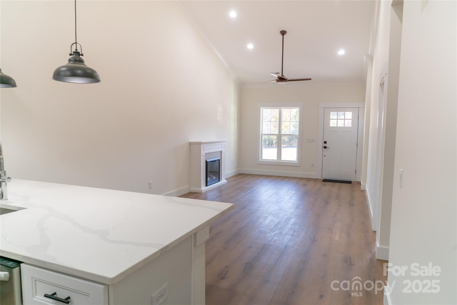 102 Ivy Court - Photo 5