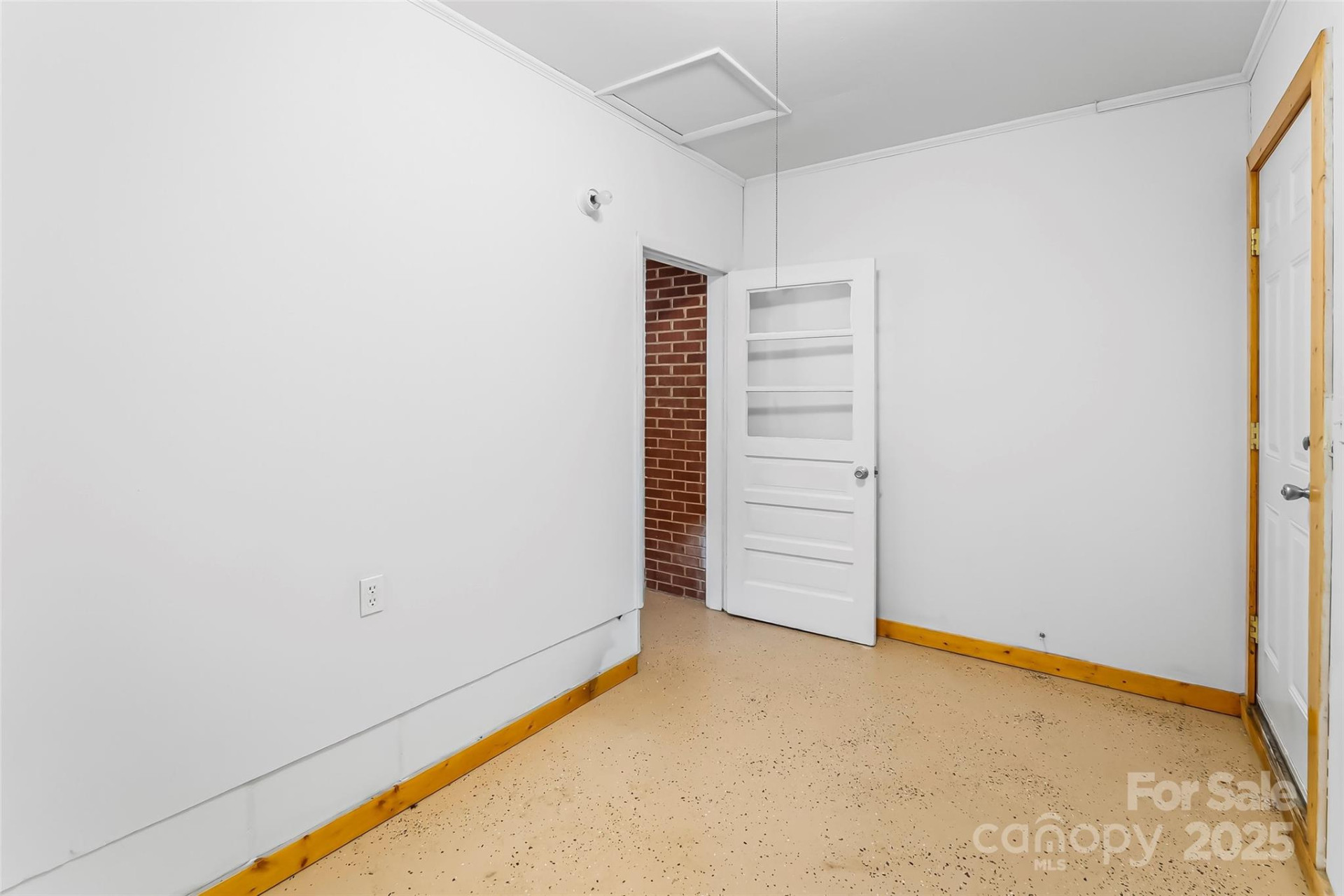 5325 US 70 Highway - Photo 12