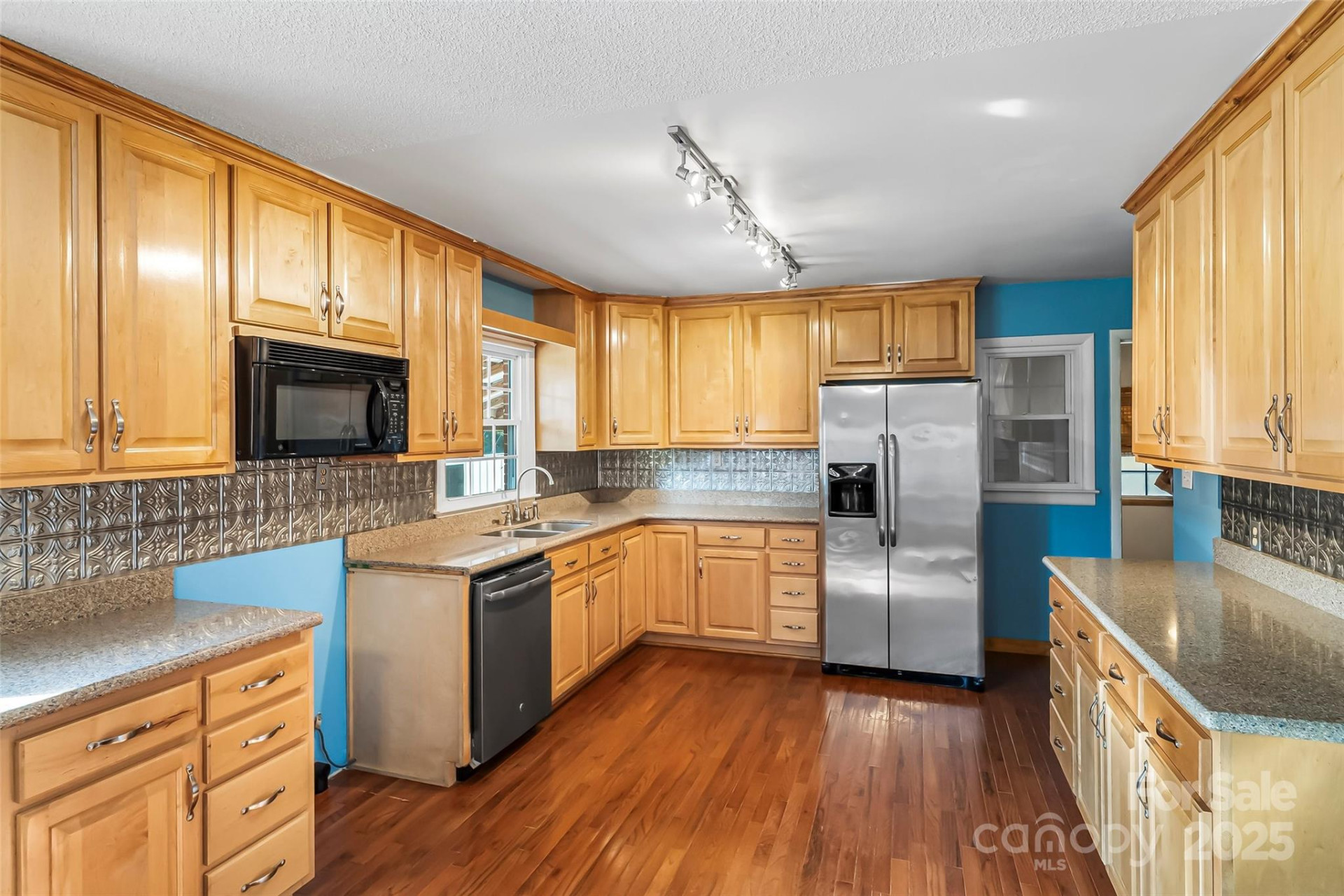 5325 US 70 Highway - Photo 7