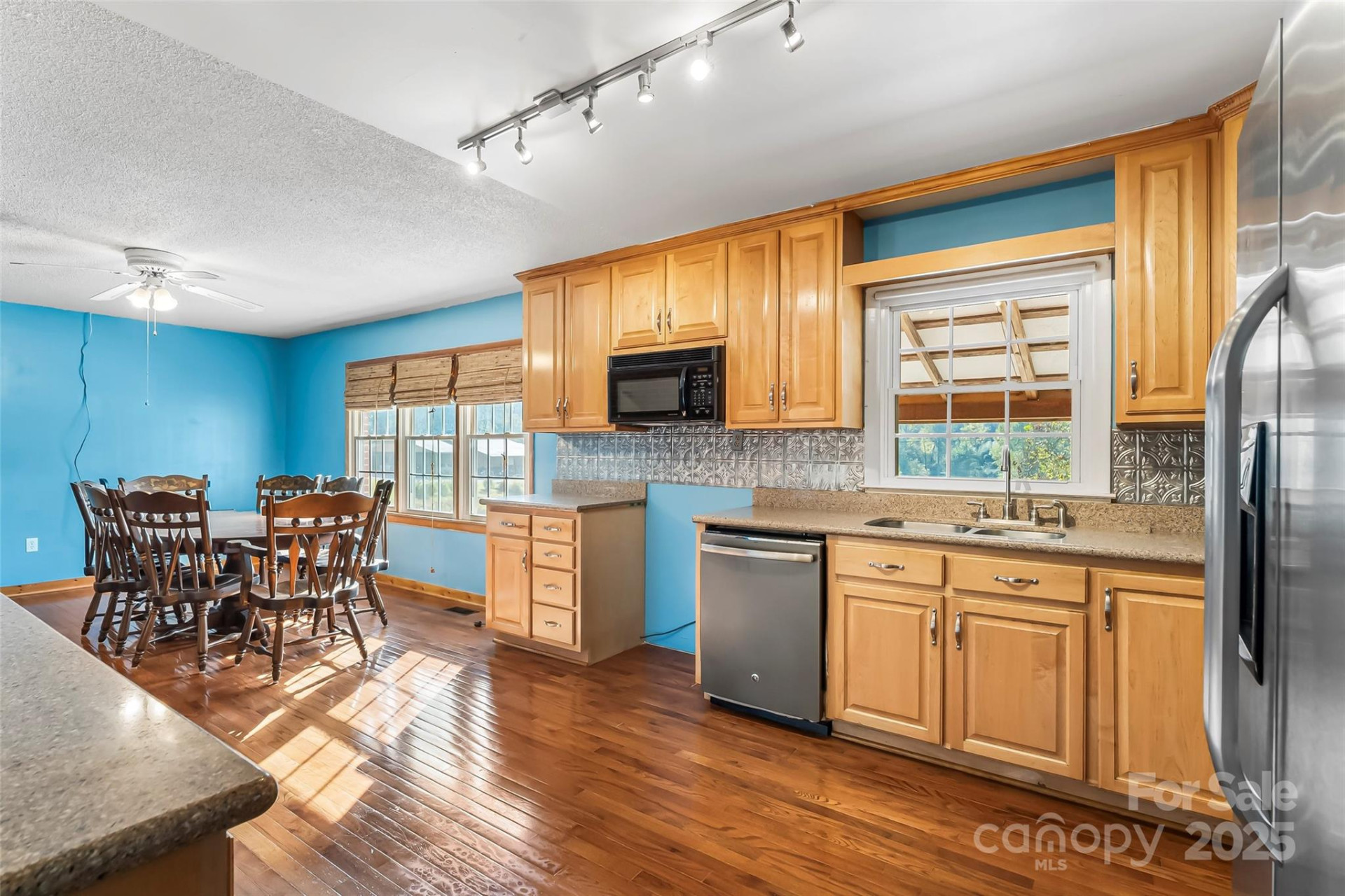 5325 US 70 Highway - Photo 9