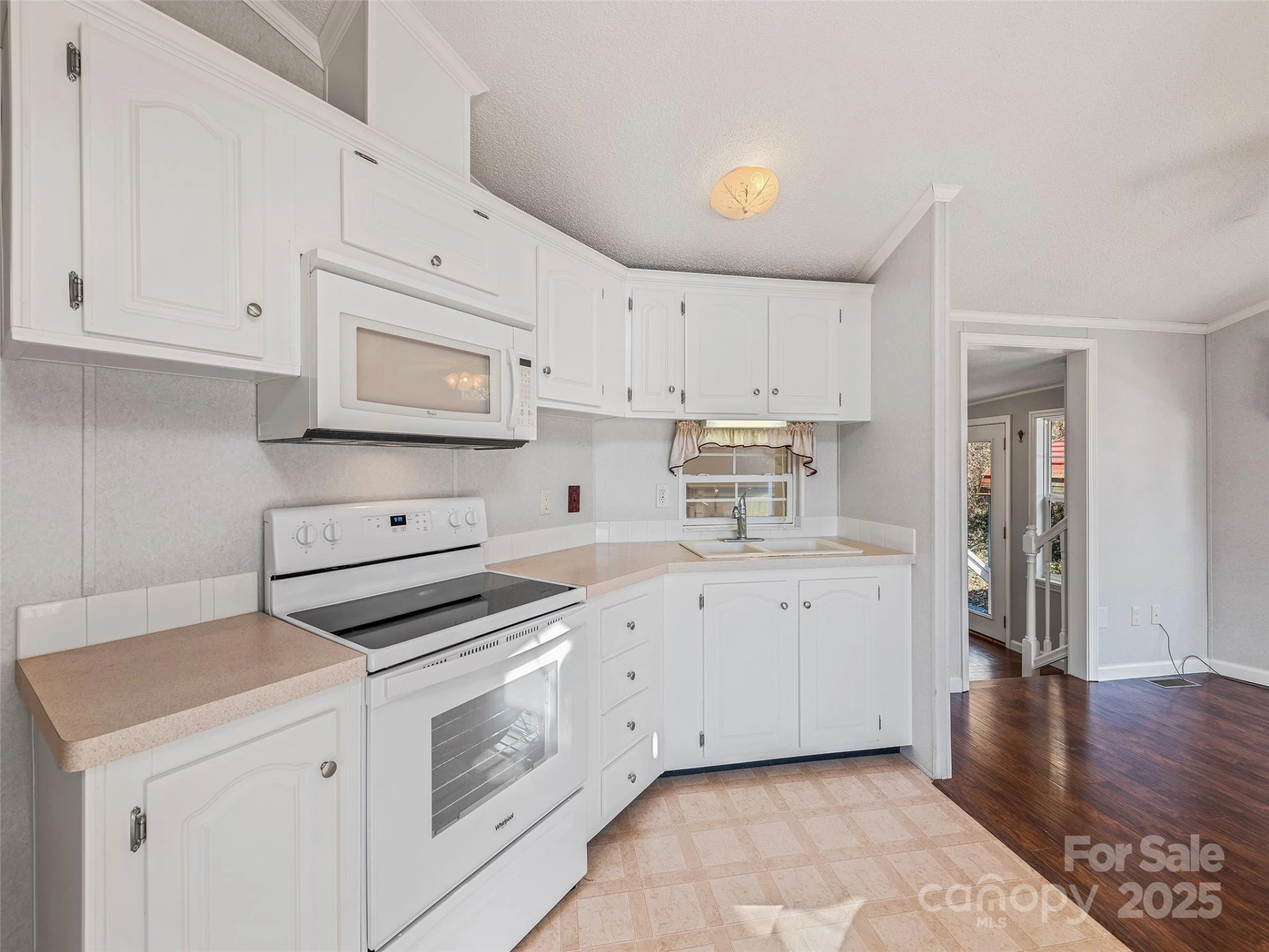 93 Merry Way - Photo 12