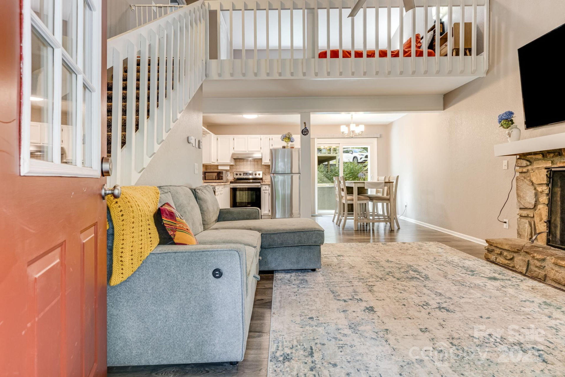 79 Susan Drive - Photo 5