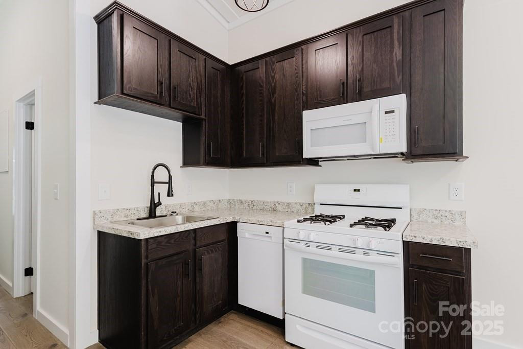 15 Pinehurst Drive - Photo 7