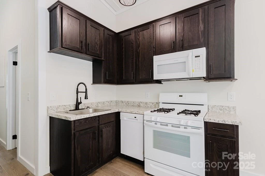 15 Pinehurst Drive - Photo 7