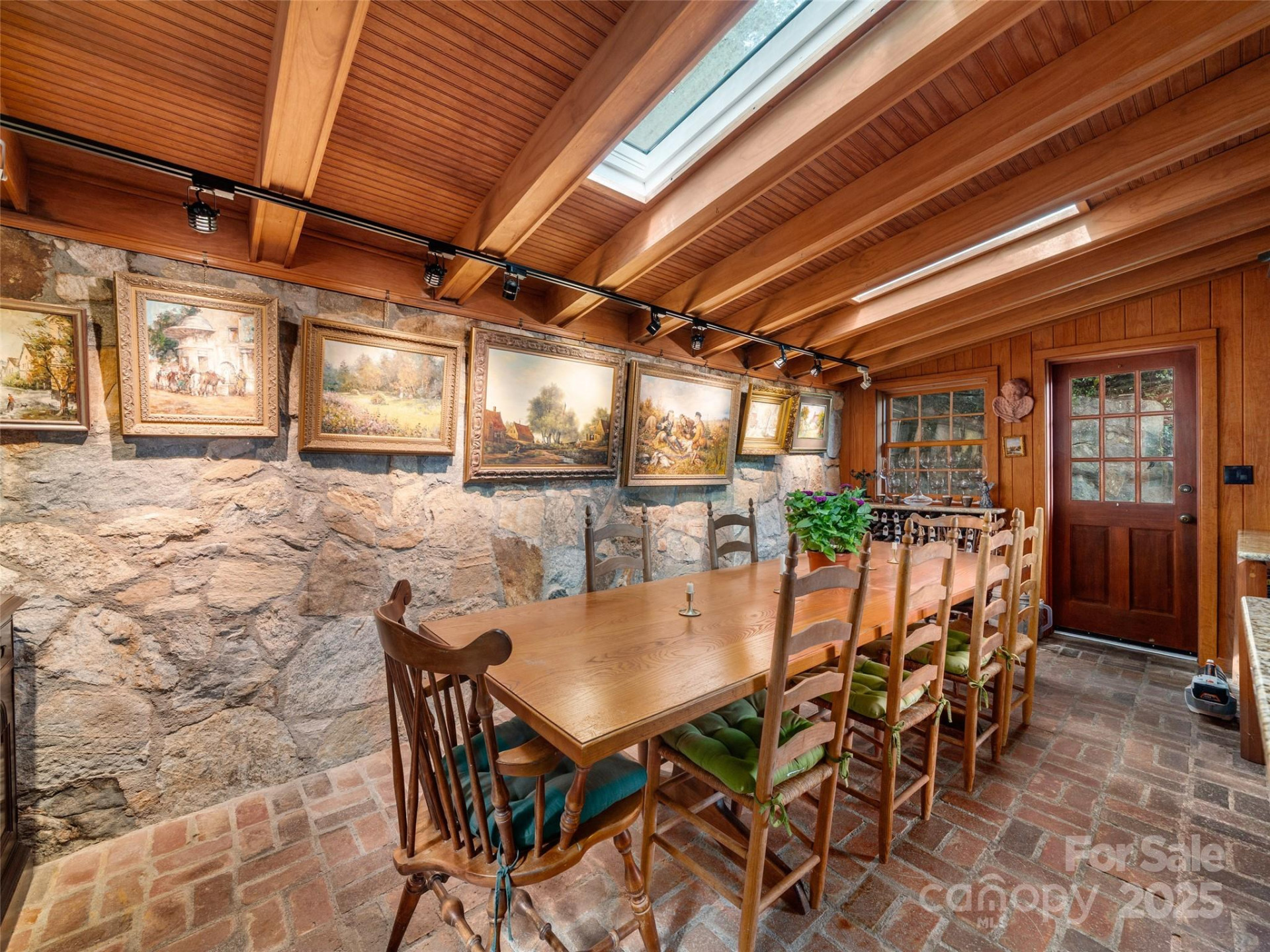 435 Upper Laurel Drive - Photo 5