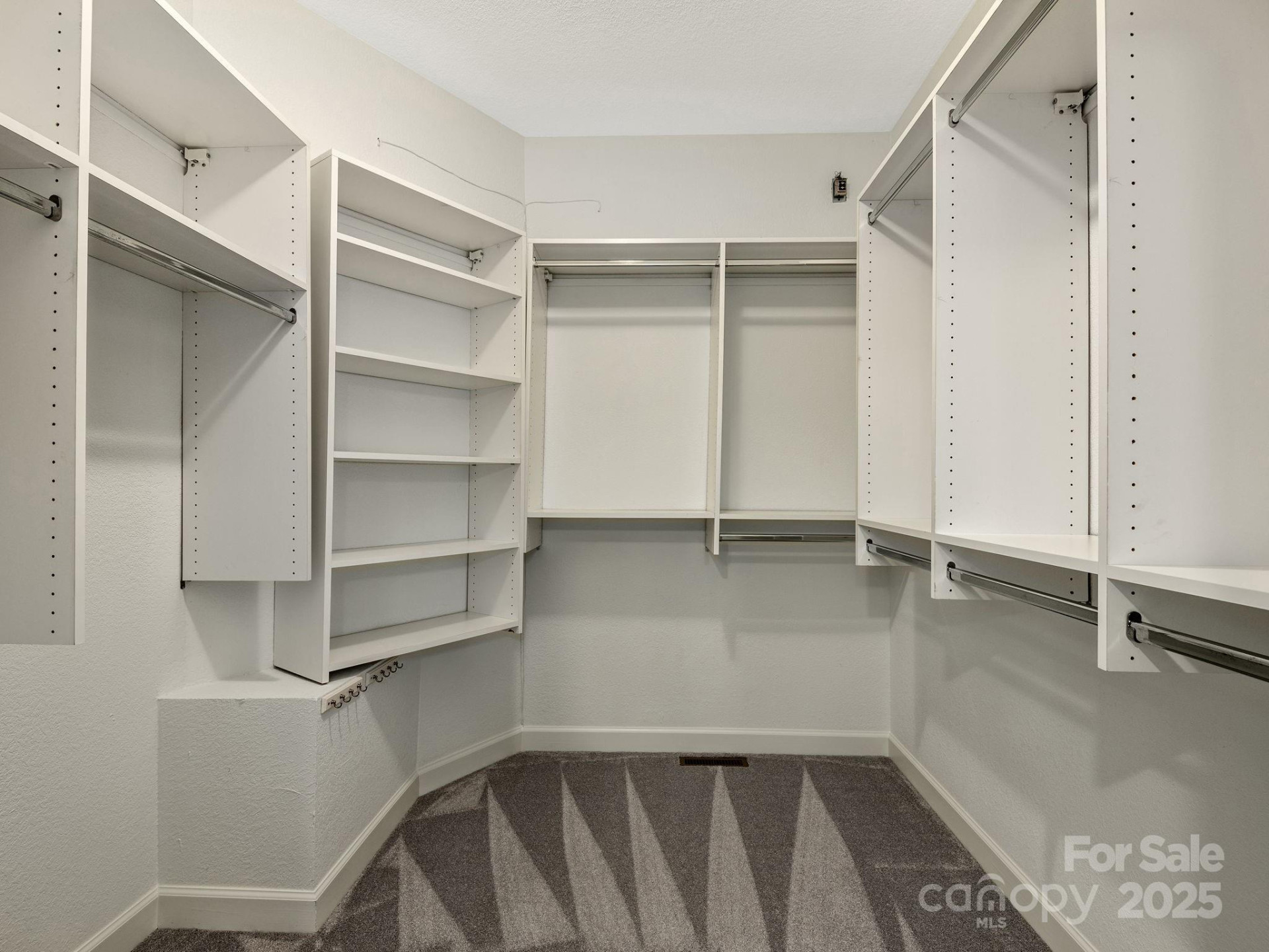 321 Scarlet Tanager Court - Photo 18