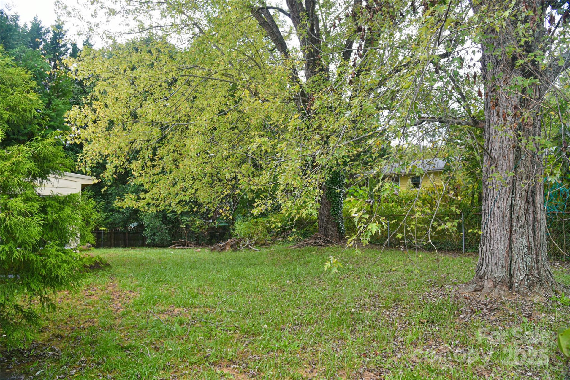 24 Camelot Drive - Photo 3