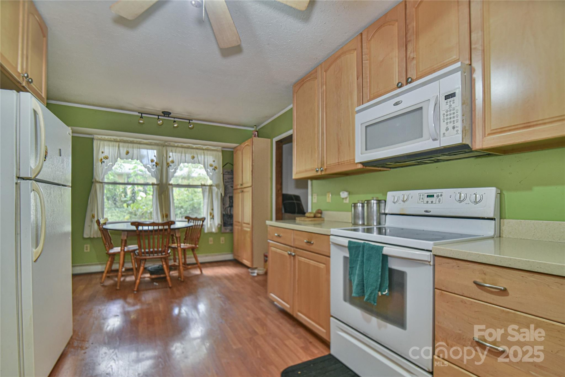 24 Camelot Drive - Photo 6
