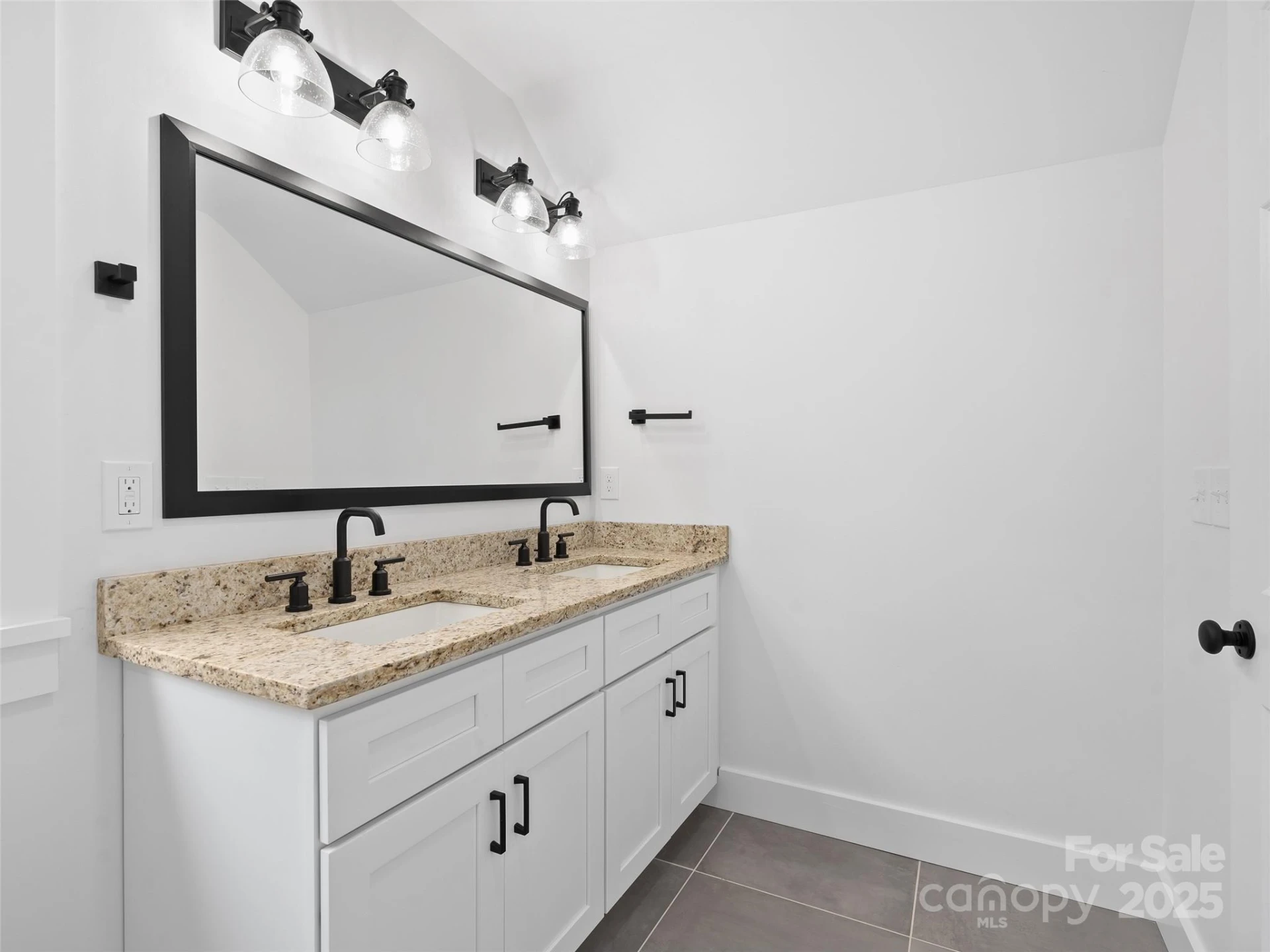 11 Riemar Lane - Photo 32