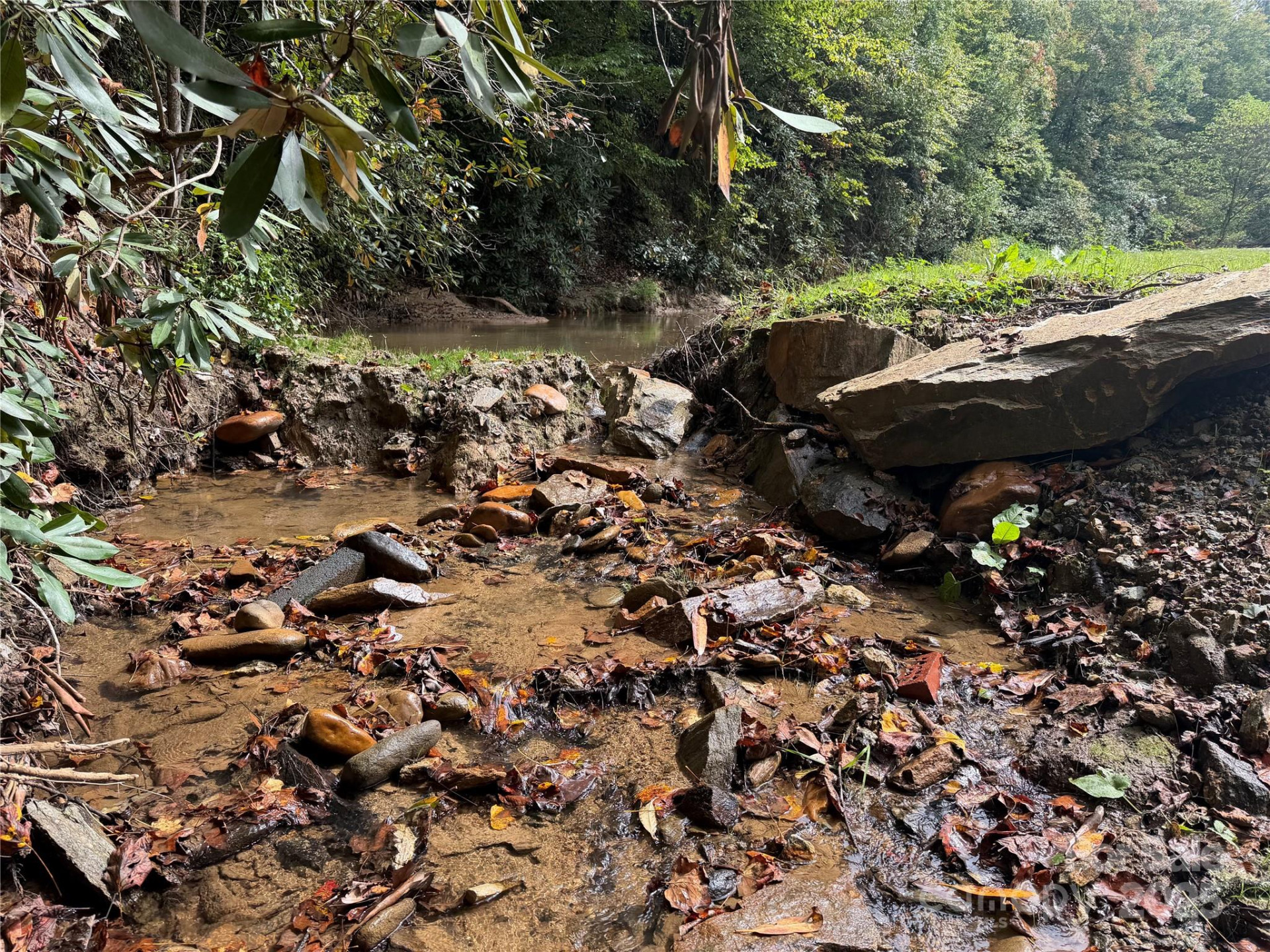 152 Highland Point Drive - Photo 2