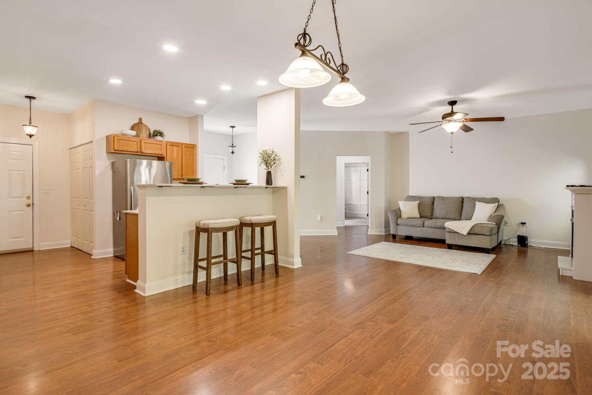 37 Poplar Creek Drive - Photo 10
