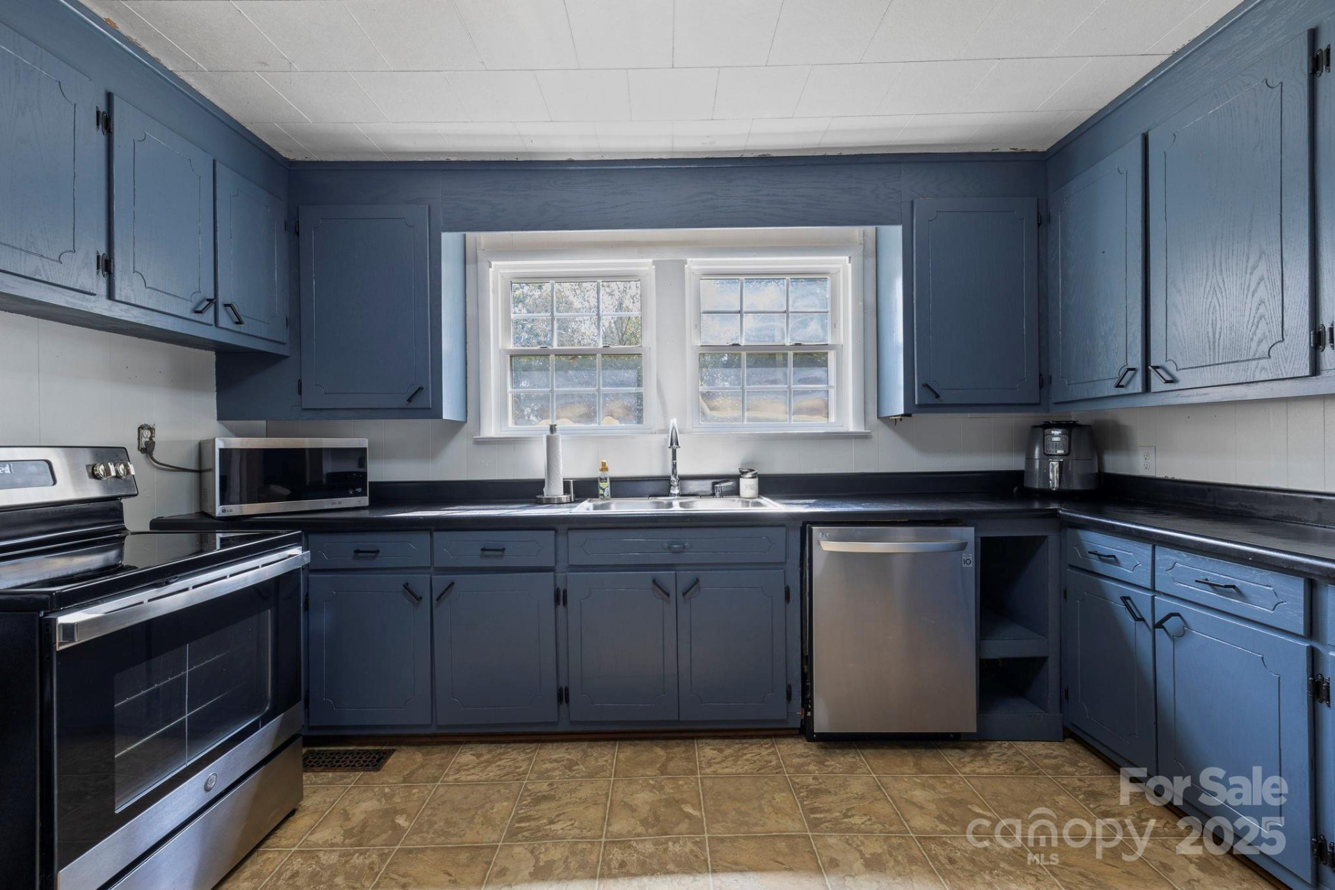 187 Oakridge Drive - Photo 14