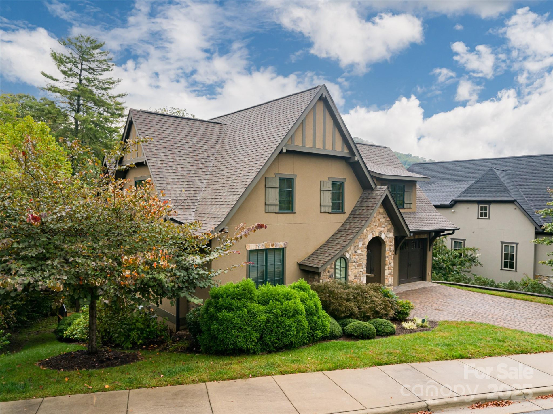 87 Chantilly Drive - Photo 2