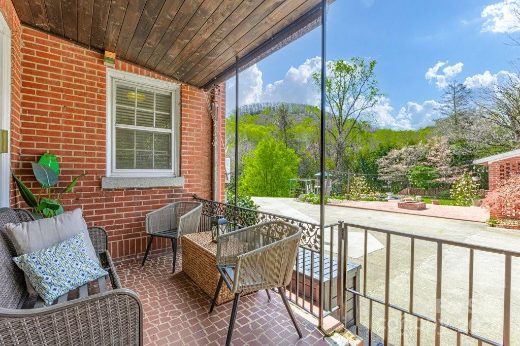 300 Morgan Street - Photo 15